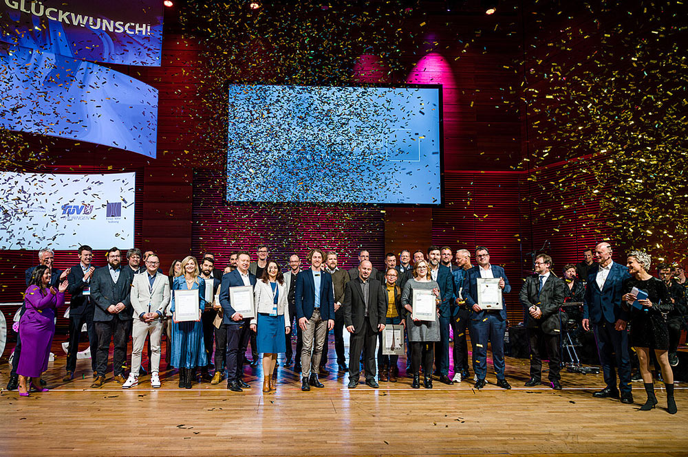 Die Preisträger Innovationspreis Thüringen 2023 auf der Bühne, Foto: © 