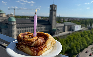 Blick auf das Gebäude