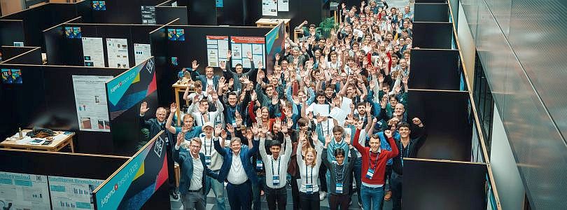 many participants in "Jugend forscht" – group photo